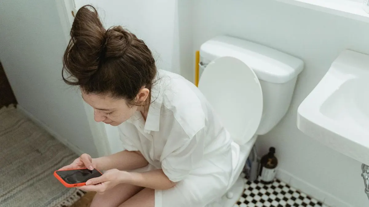 علت نشستن طولانی مدت در توالت